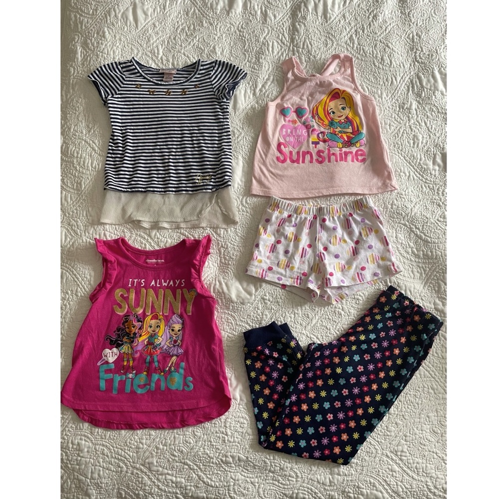 Girl’s clothes